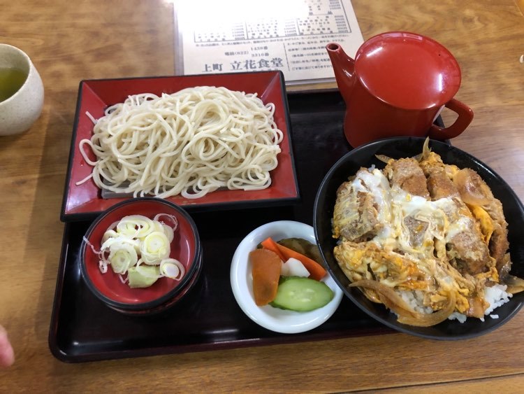 とんかつとそば