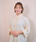 バリエステとハーブピーリング tilemのスタッフ 安達洋子